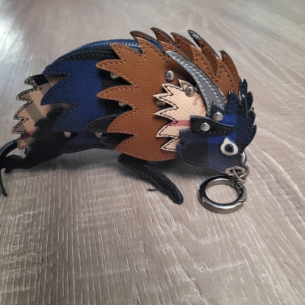 Burberry Beasts Bull Key Charm Bright Lapis